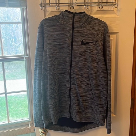 Nike sweatshirt - Picture 1 of 2